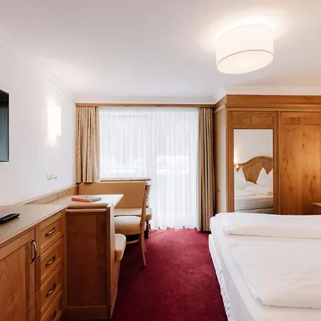 Hotel Ingram-3