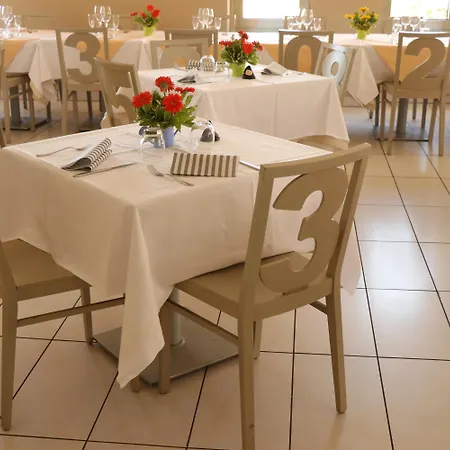 Hotel Ancora-2