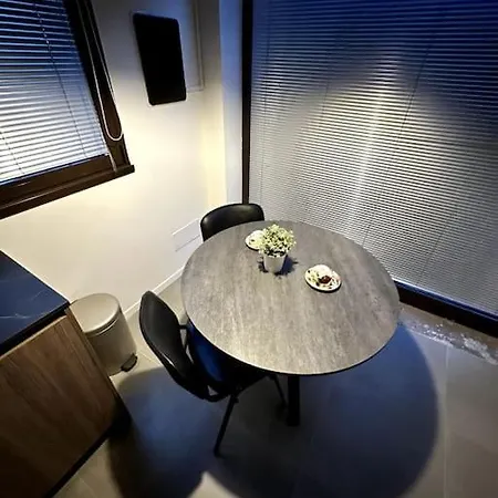 Appartamento con parcheggio comodo-2