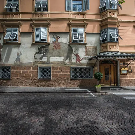 Hotel Elephant-2