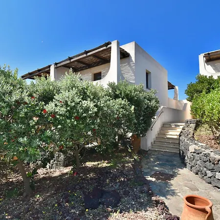 Kuddie Rosse Eco-Friendly Residence-2
