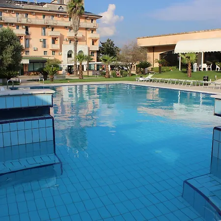 Hotel Capital-2