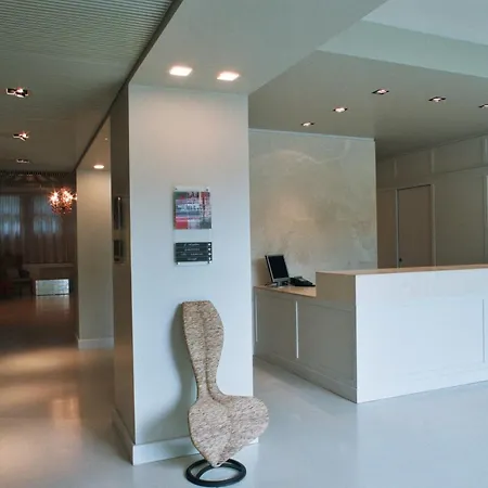 Wall Art Hotel & Residence-3