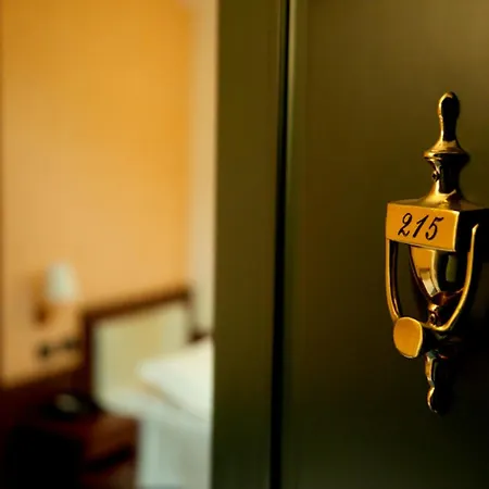 Hotel Montreal-2