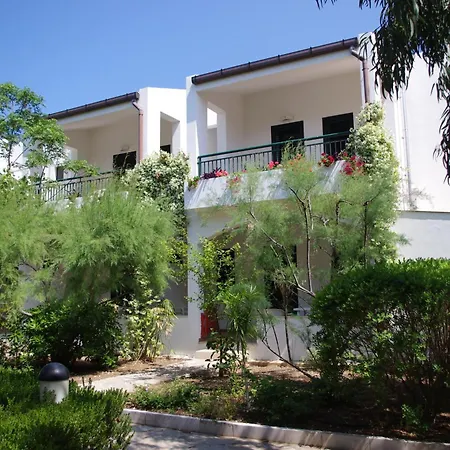 Baia Degli Aranci Suite & Apartments-2
