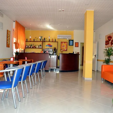 Hotel Holiday Beach-2
