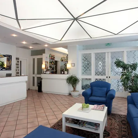Family Hotel Antibes -50m dal mare --3