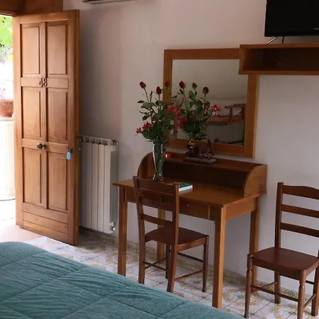Villaggio Camping Pompei Bungalow-2