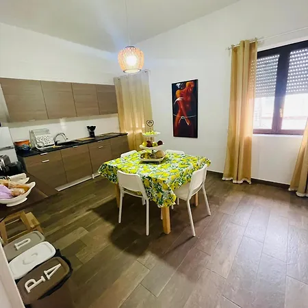 Casa Politeama Spacious Central Flat by Oplonti Station for Pompeii, Sorrento&Naples-3