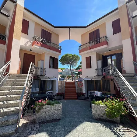 Casa Bianca Village Apartments-2