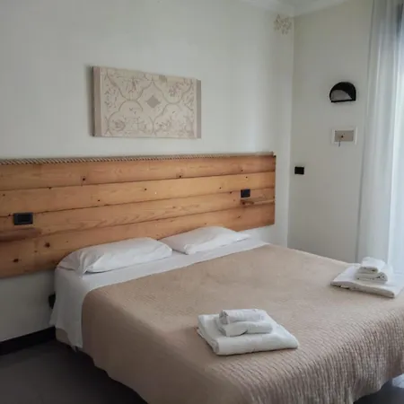 Hotel Garisenda sul Lungomare Riccione B&BRUNCH-3