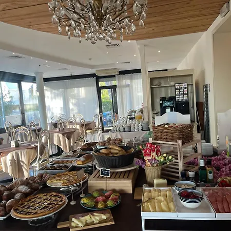 Hotel Garisenda sul Lungomare Riccione B&BRUNCH-2