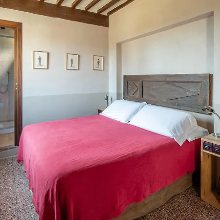 Rooms And Wine Al Castello-3