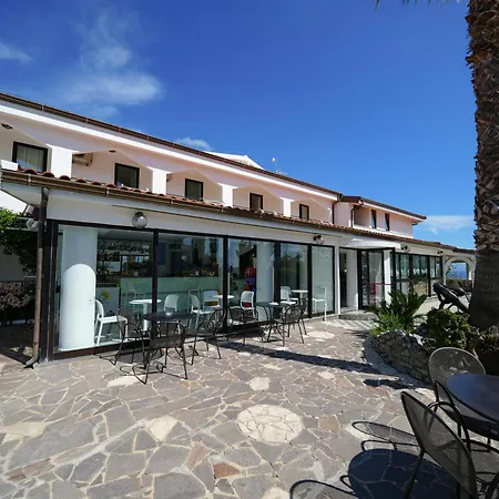 Hotel MARINELLA - Private Free Parking - Grotticelle Beach 200 m-3