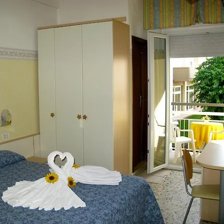 Hotel Holiday-2