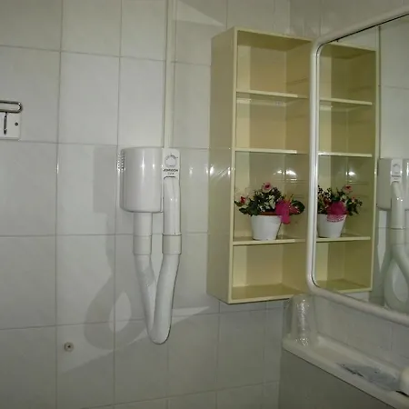 Hotel Holiday-2