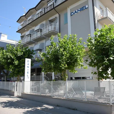 Daniel Apartments-3