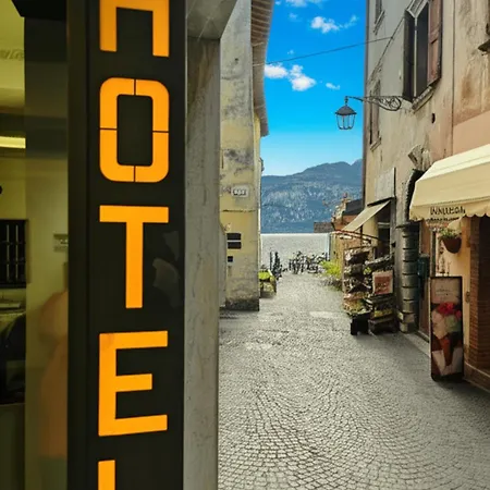 Hotel Modena Old Town-2