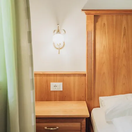Hotel Römerrast-2