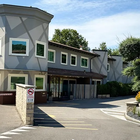Iris Hotel-3