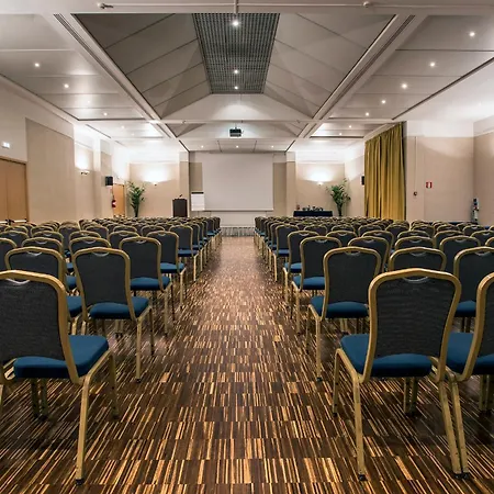 Flyon Hotel & Conference Center-3