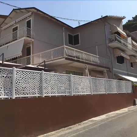 Hotel Monti-3