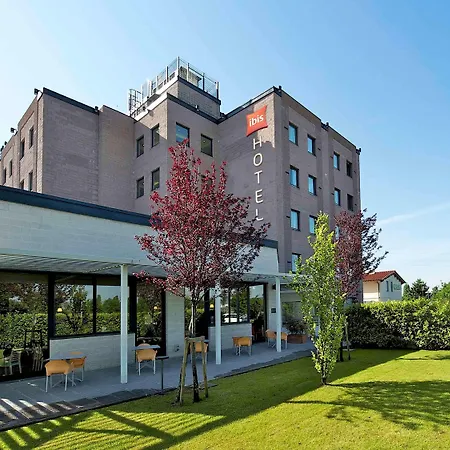 Hotel Ibis Firenze Prato Est-3