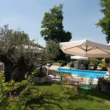 Relais Villa Roncuzzi-2