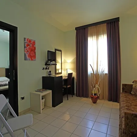 Euro Hotel-2