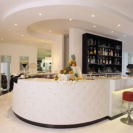 M Glamour Hotel-3