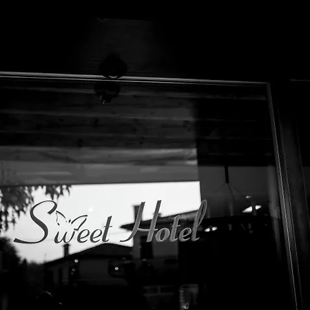 Sweet Hotel-2