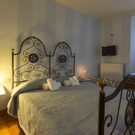 Tenuta Montezeglio Country Family House-2