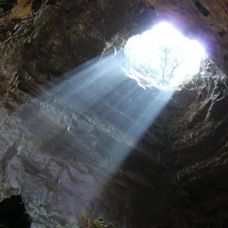 Rifugio Delle Grotte-2