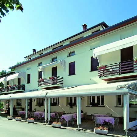 Camping Hotel Au Lac De Como-2