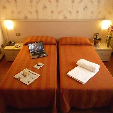 Hotel Montecarlo-2