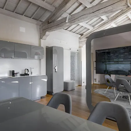 Lords Of Verona Luxury Apartments-3