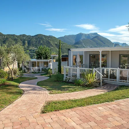 Weekend Glamping Resort-2