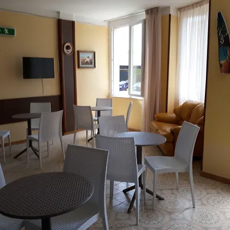 Hotel Rosy-3
