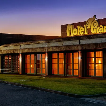 Piranha Hotel E Motel-3