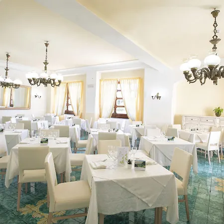 Hotel Zaro-2