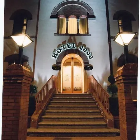 Hotel 2000-2
