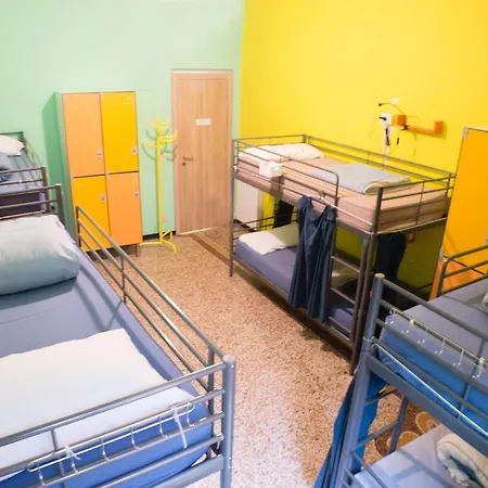 Home Genoa Hostel-2