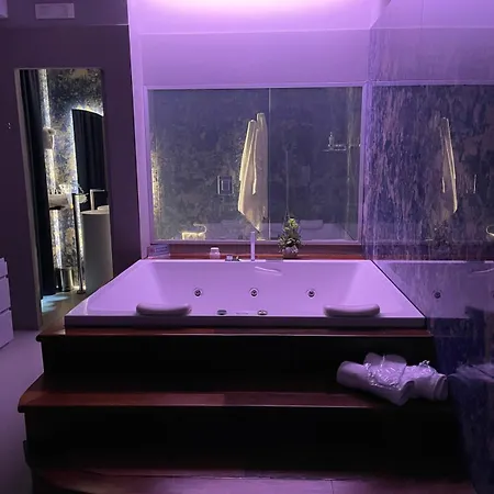 Hotel 2000-2