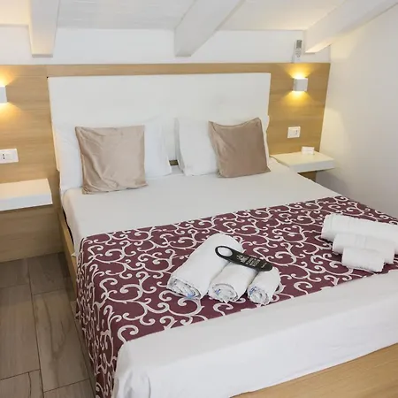 B&B Island Tropea -Sea View Rooms & Suites--2