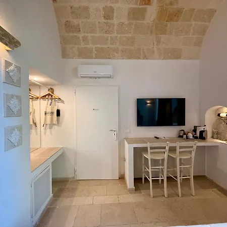 Vittorio Emanuele Charming Suites-2