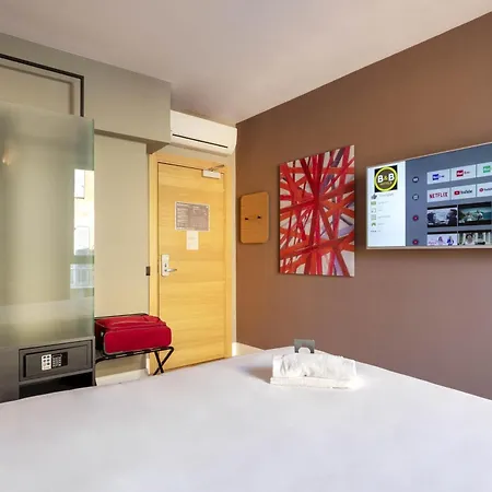B&B Hotel Genova City Center-3