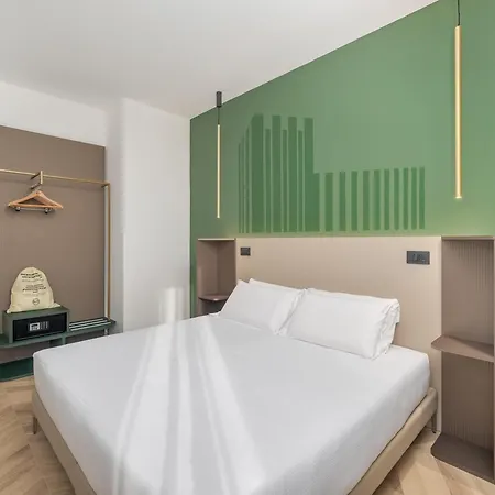 B&B HOTEL Calenzano First-2
