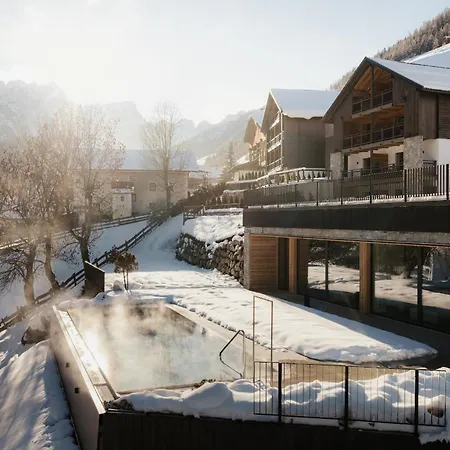 Les Dolomites Mountain Lodges-2