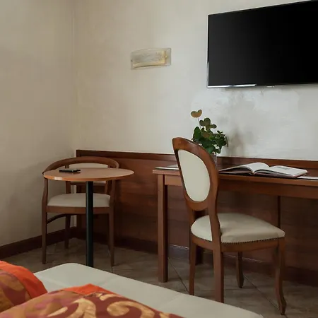 Hotel Athena-2