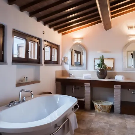 Vogue Hotel Arezzo-3
